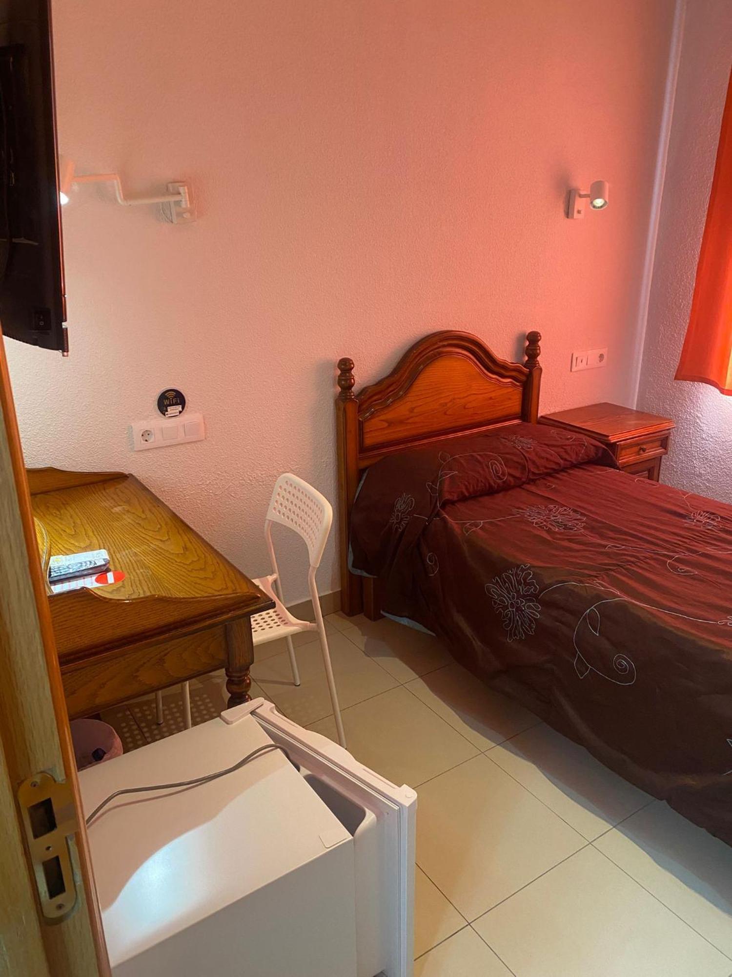 Hostal Retiro Madrid Dış mekan fotoğraf