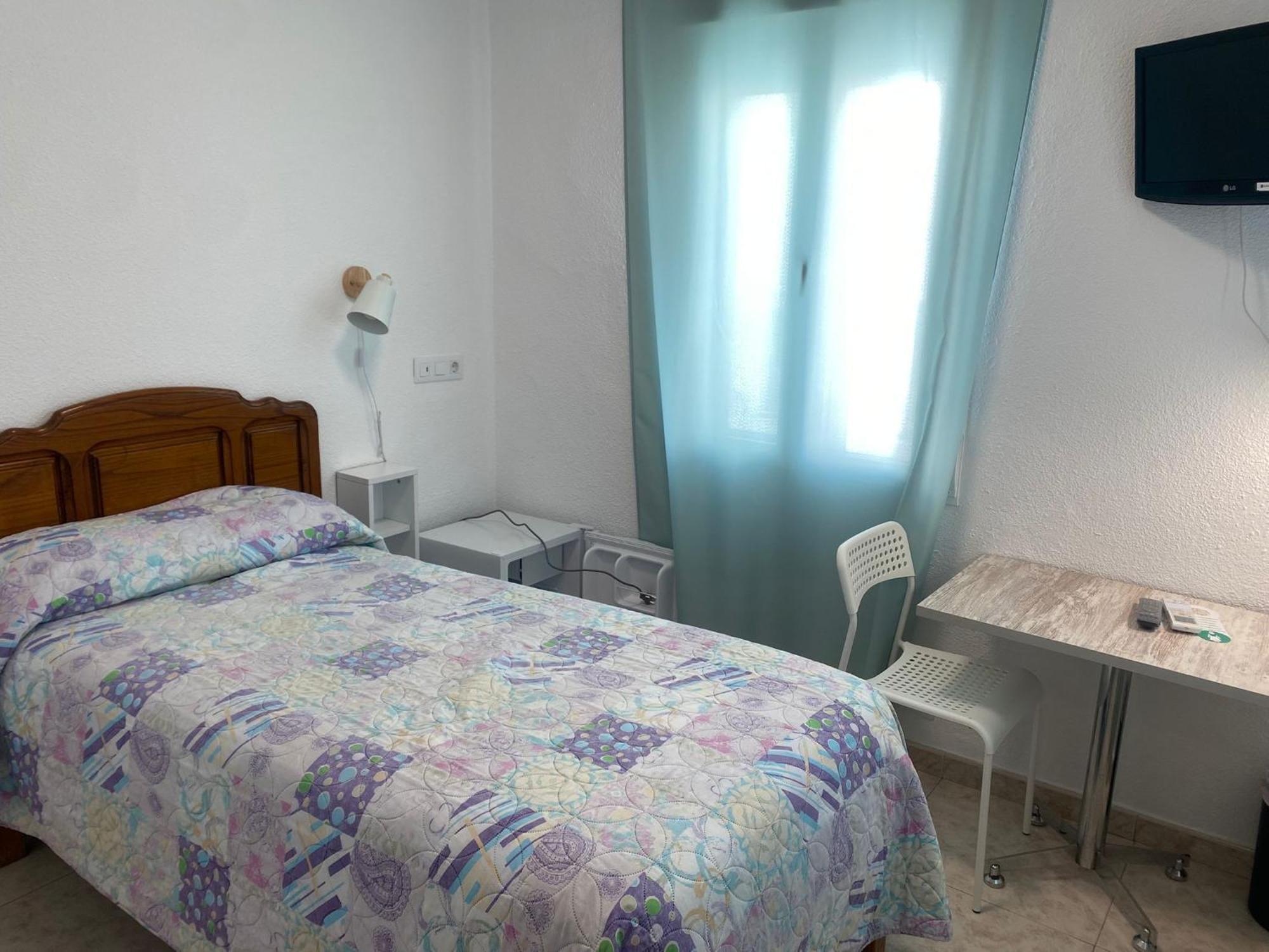 Hostal Retiro Madrid Dış mekan fotoğraf