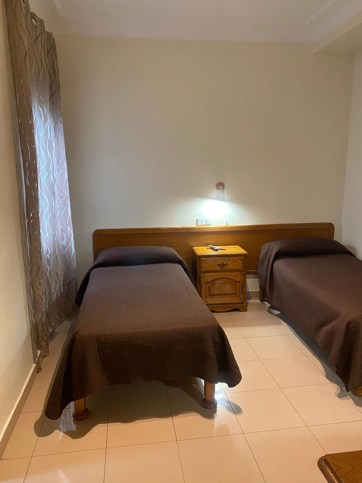 Hostal Retiro Madrid Dış mekan fotoğraf