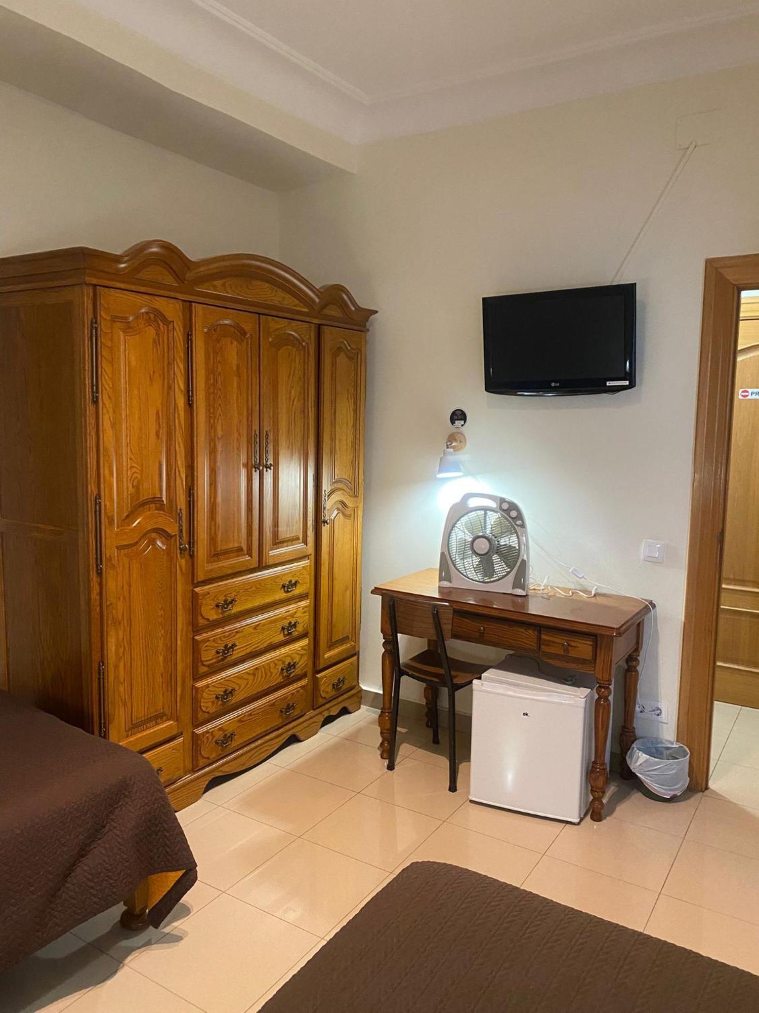 Hostal Retiro Madrid Dış mekan fotoğraf