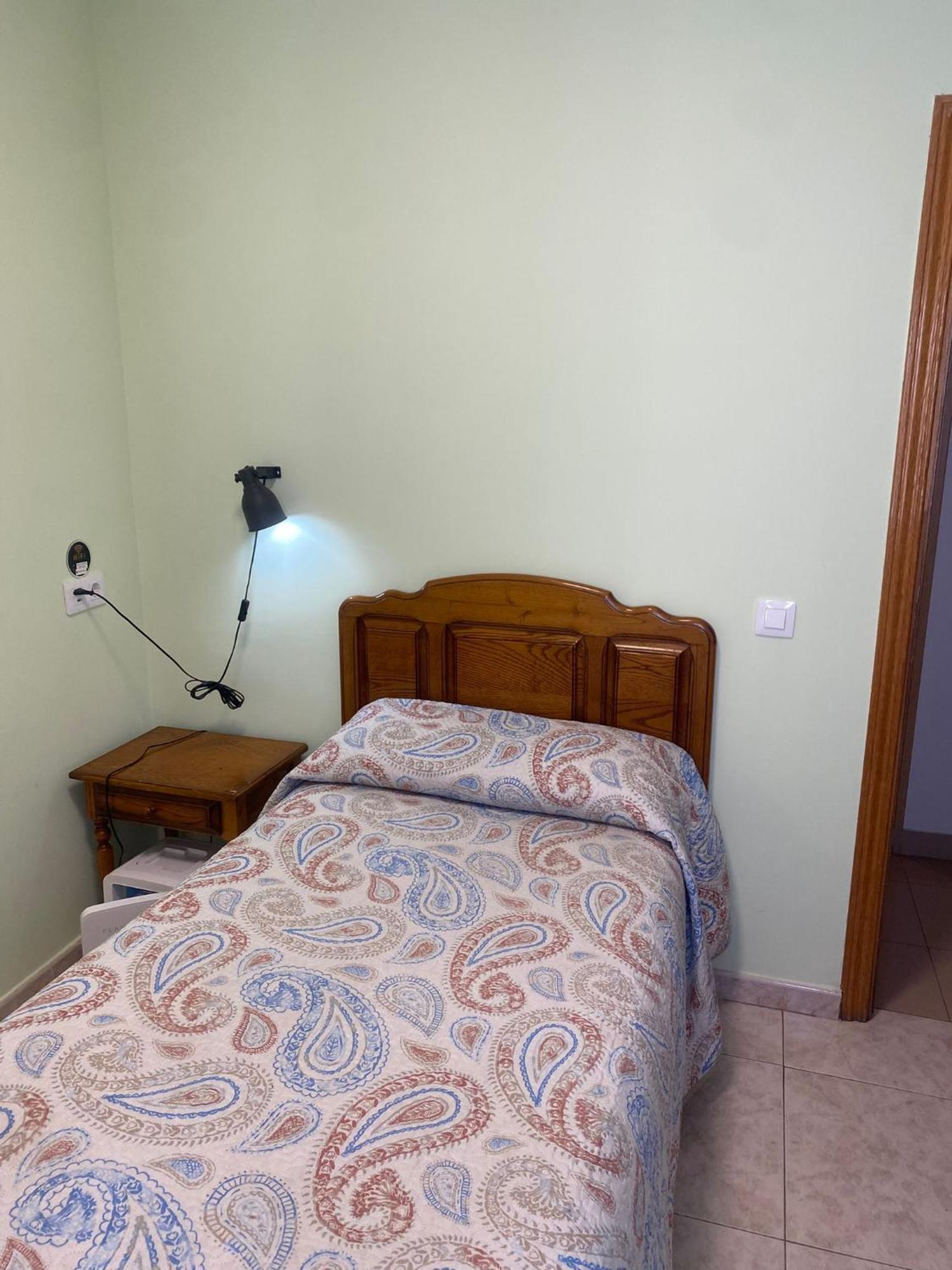 Hostal Retiro Madrid Dış mekan fotoğraf