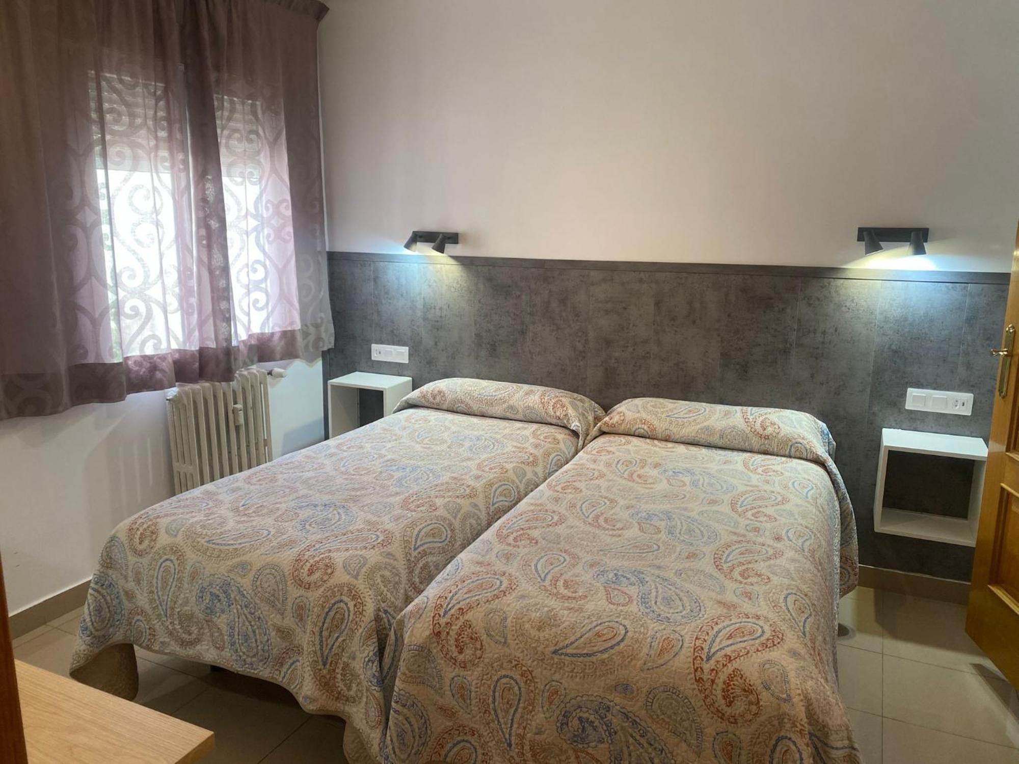 Hostal Retiro Madrid Dış mekan fotoğraf