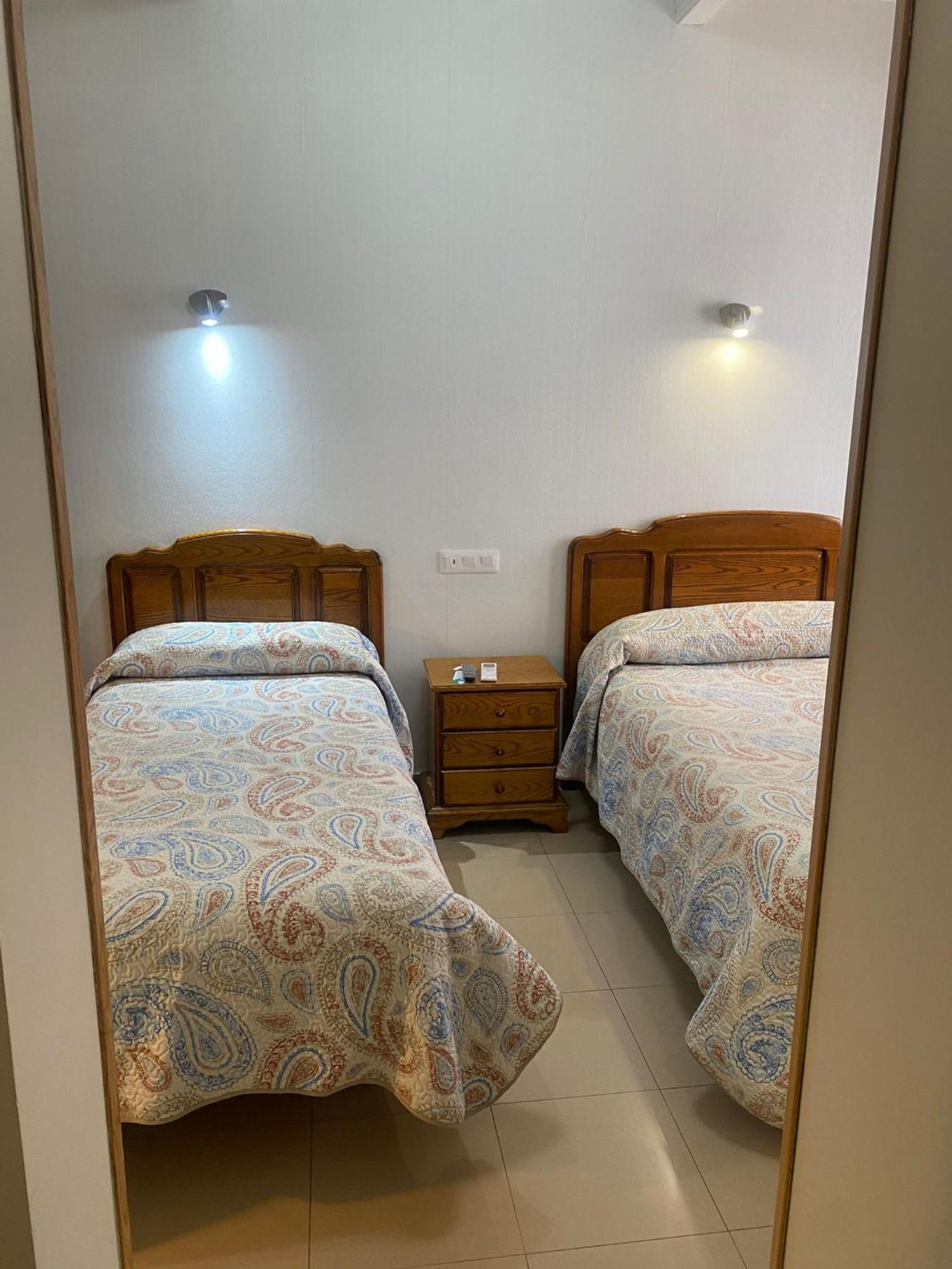 Hostal Retiro Madrid Dış mekan fotoğraf