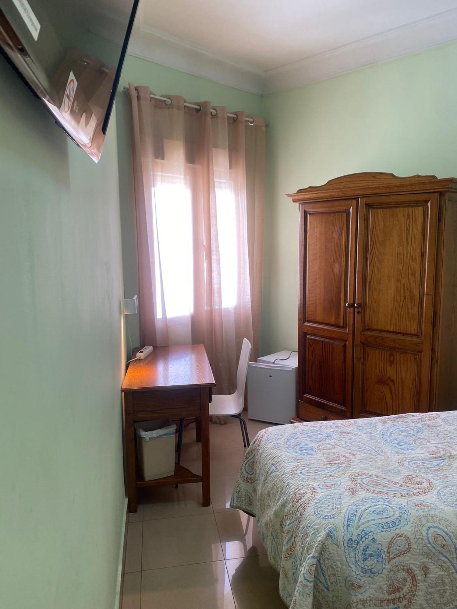 Hostal Retiro Madrid Dış mekan fotoğraf