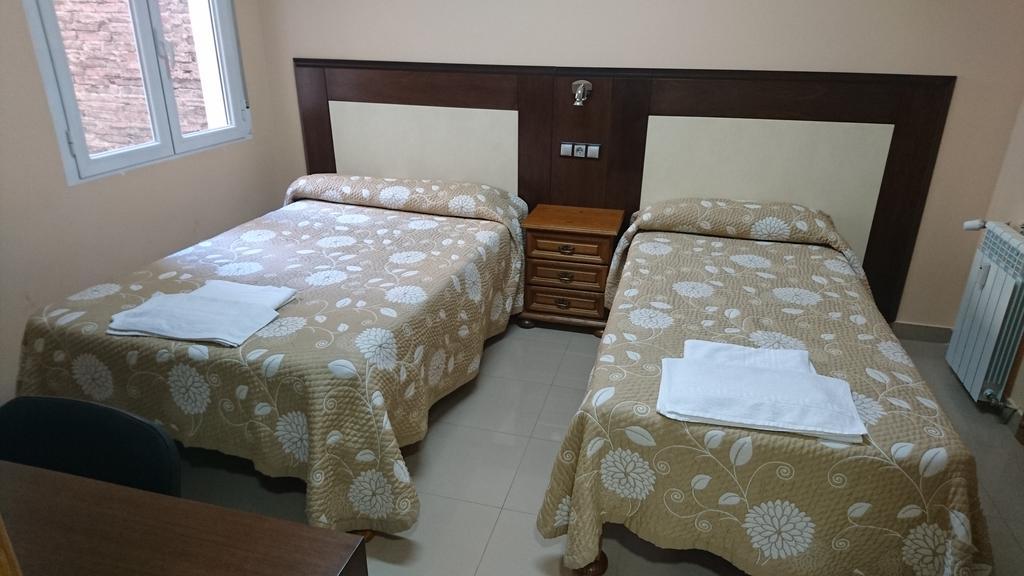 Hostal Retiro Madrid Oda fotoğraf