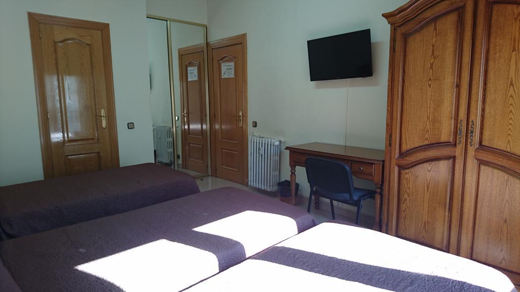 Hostal Retiro Madrid Oda fotoğraf