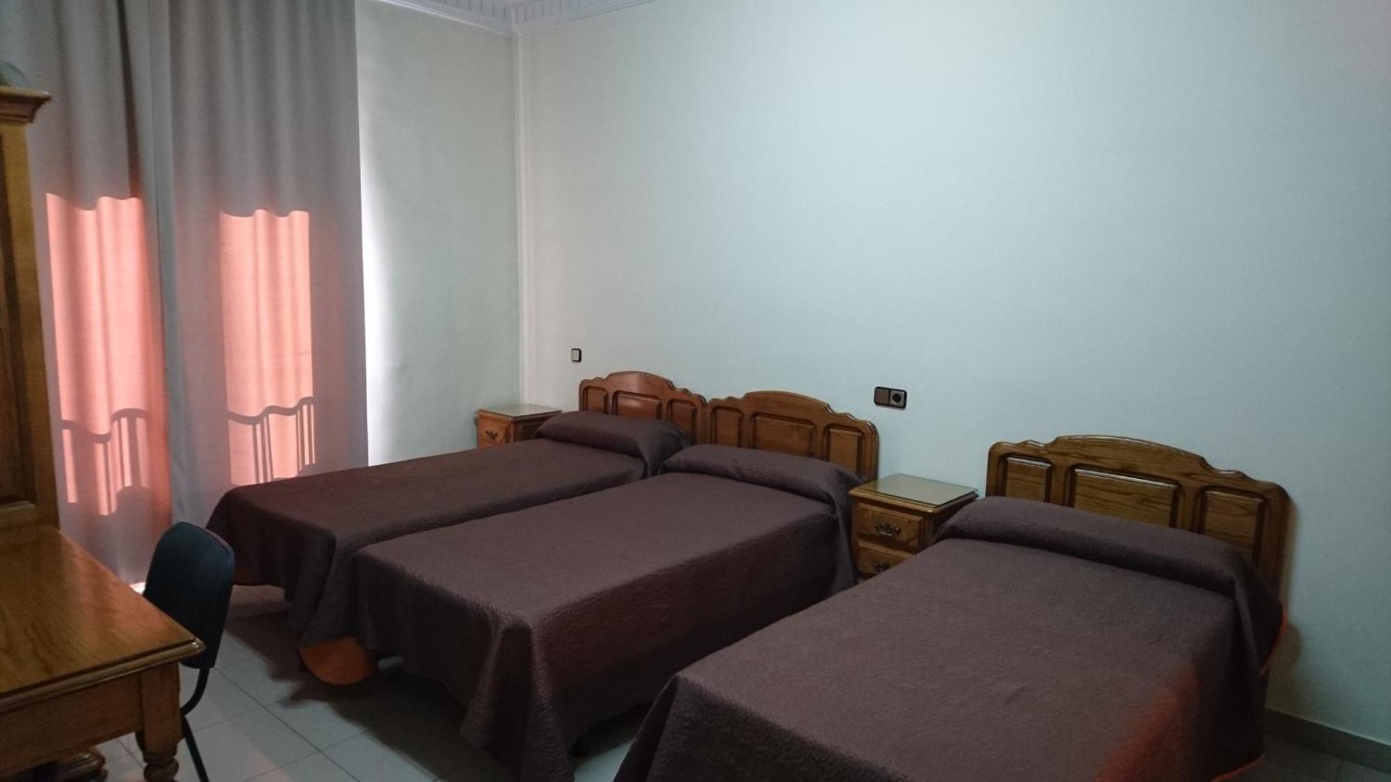 Hostal Retiro Madrid Dış mekan fotoğraf