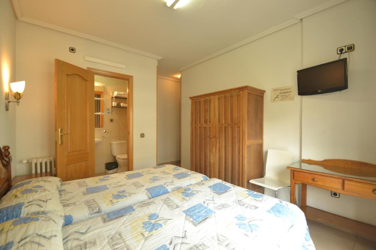Hostal Retiro Madrid Dış mekan fotoğraf