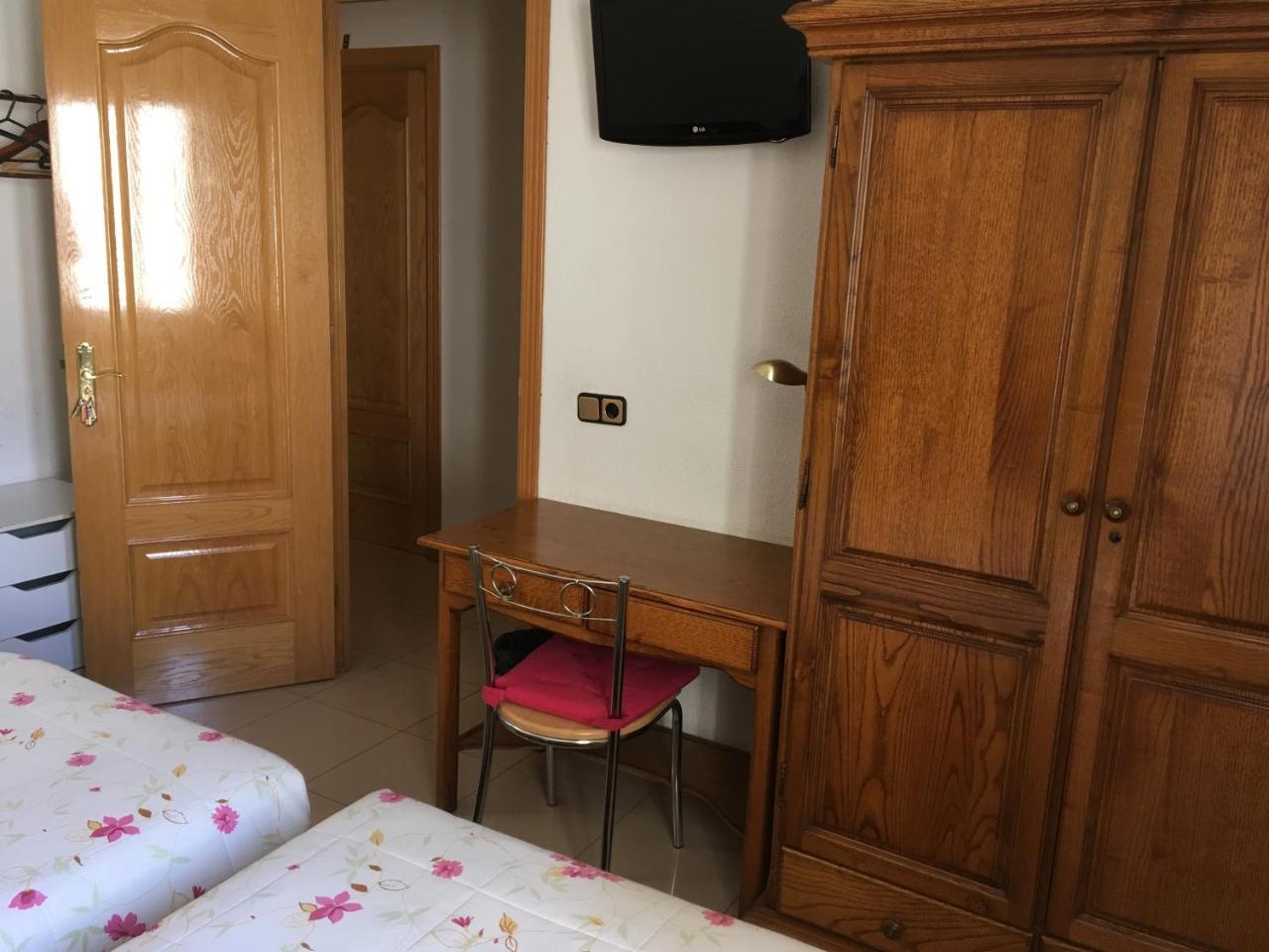 Hostal Retiro Madrid Dış mekan fotoğraf