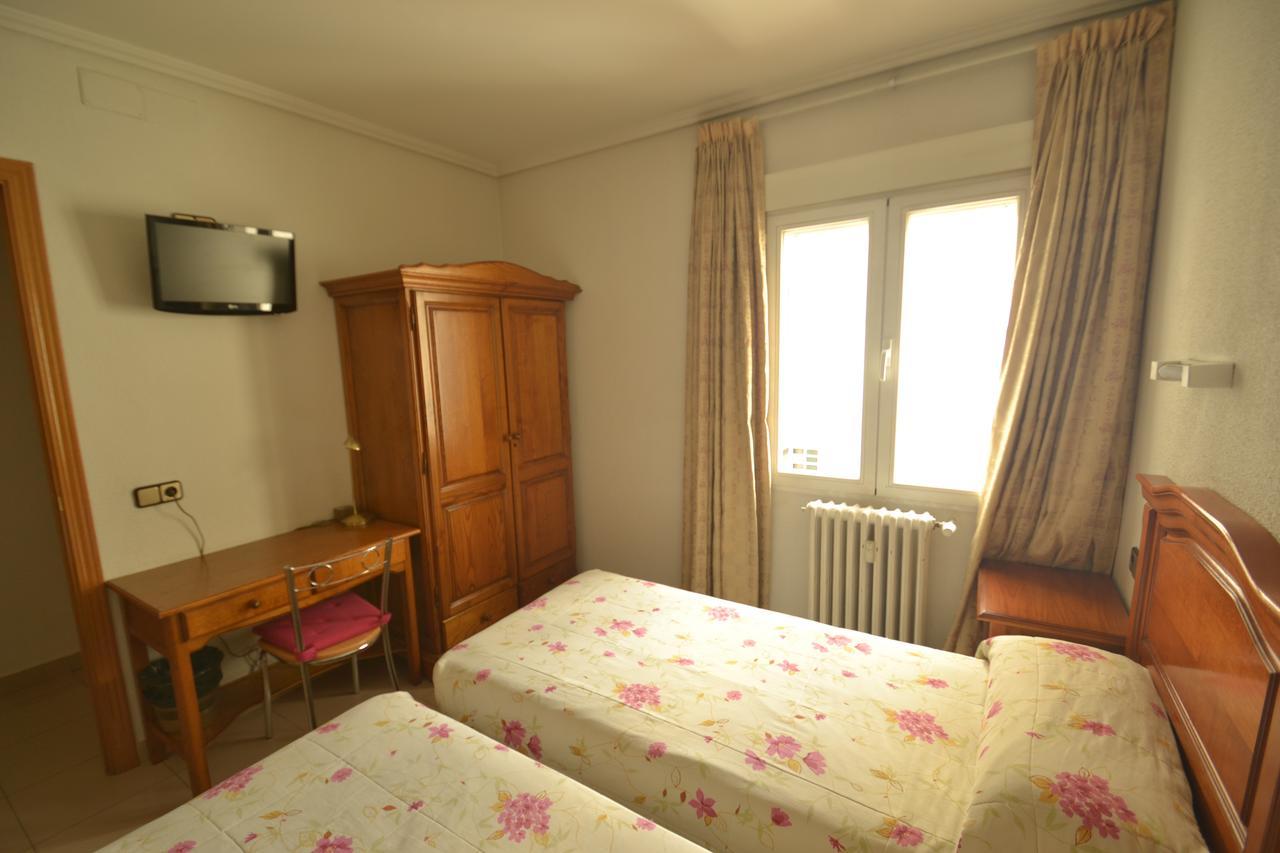 Hostal Retiro Madrid Dış mekan fotoğraf